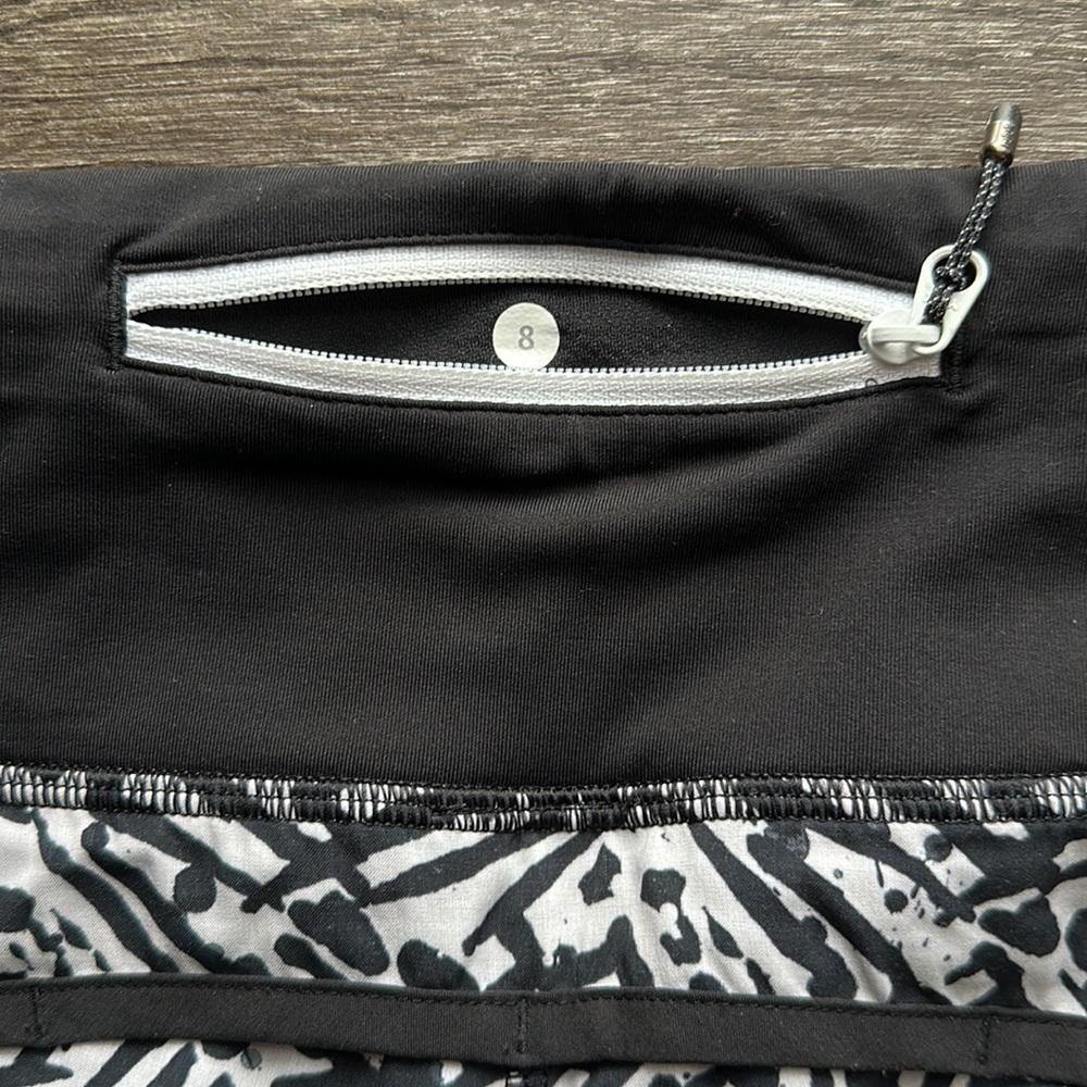 Lululemon Speed-Up High Rise Lined Short - Picture 4 of 4